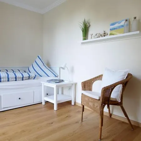 Appartement Wellenklang - Luxusbungalow Mit Rosengarten Wangerooge