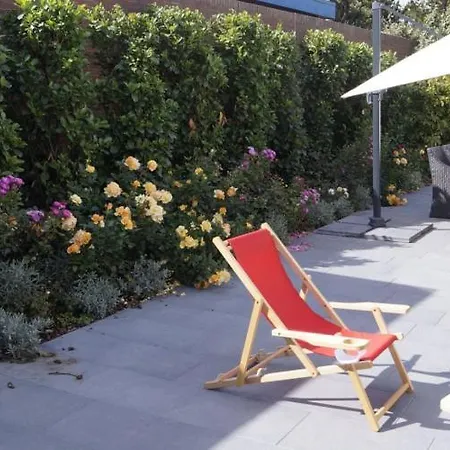 Wellenklang - Luxusbungalow Mit Rosengarten * Wangerooge