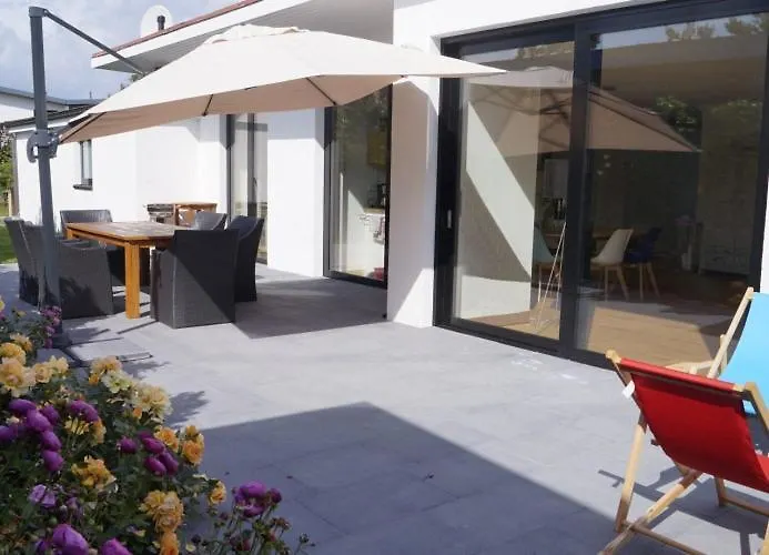 Wellenklang - Luxusbungalow Mit Rosengarten Wangerooge