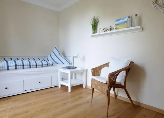 Apartman Wellenklang - Luxusbungalow Mit Rosengarten Wangerooge