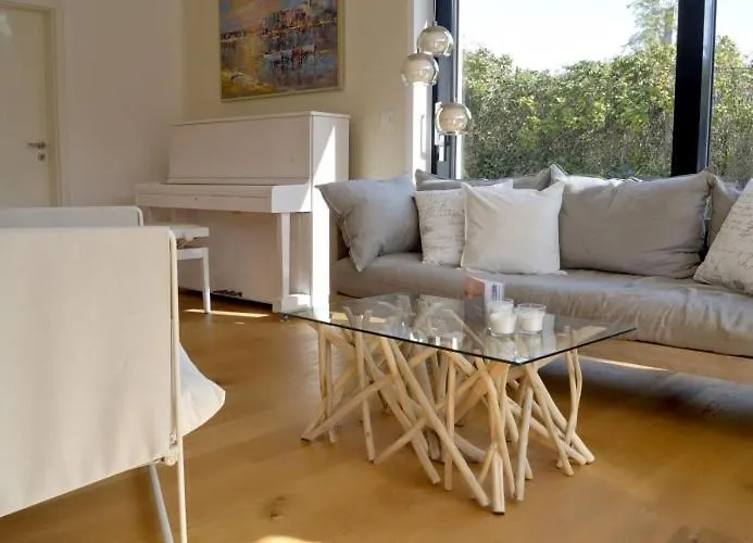 Wellenklang - Luxusbungalow Mit Rosengarten